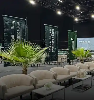 Multiple entries, clear wayfinding, and adaptable seating layouts